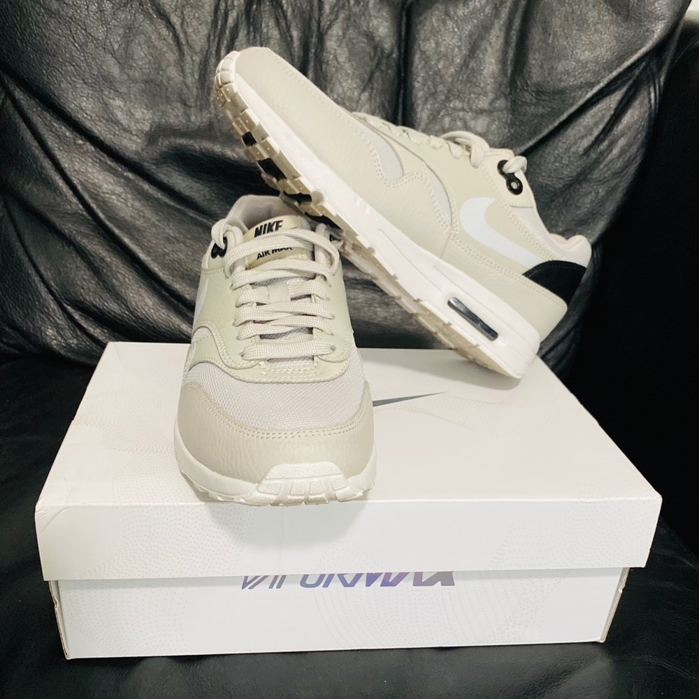 Women’s Nike Air Max Size 7